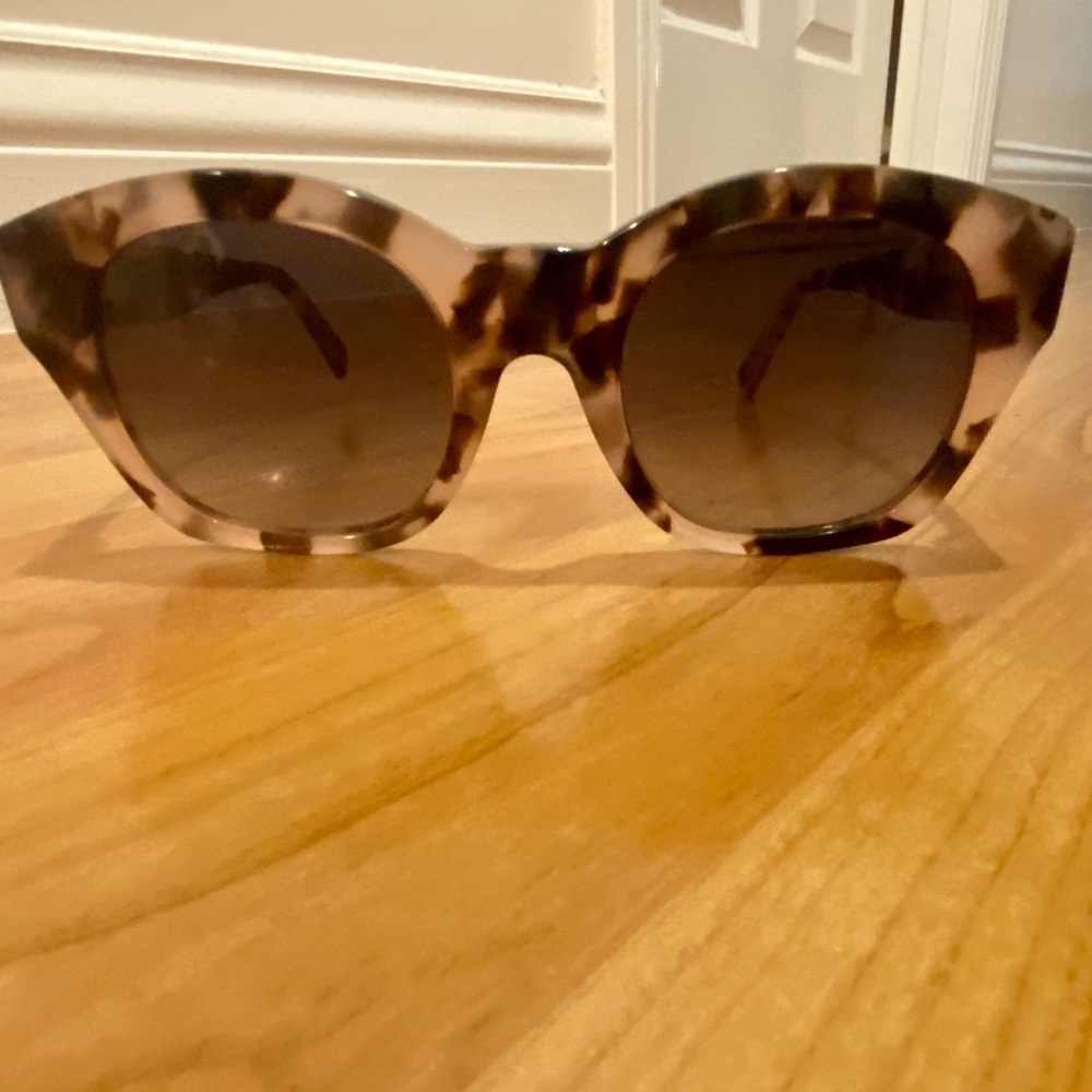 D’blanc Champagne Toast Sunglasses